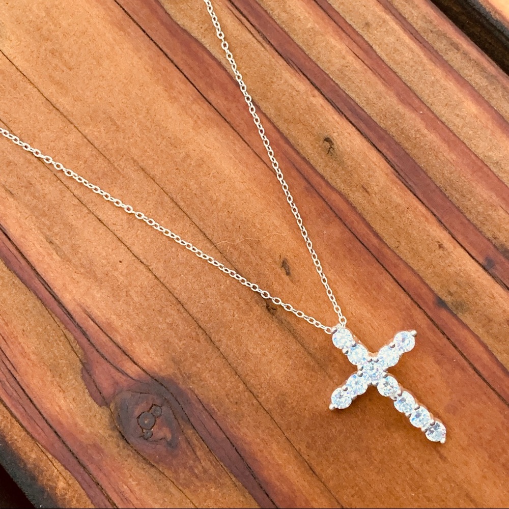 GORGEOUS ♡ AAA Cubic Zirconia Diamond CRYSTAL CROSS with Box GIFT - Picture 7 of 10